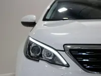 Usado Peugeot 308 Allure 110 CV (80 kW) 2019 Blanco Berlina