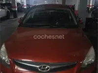 Usado Hyundai i30 Comfort 90 CV (66 kW) 2012 Rojo Berlina