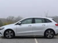 Usado Mercedes B180 Advantage 116 CV (85 kW) 2020 Plateado Utilitario