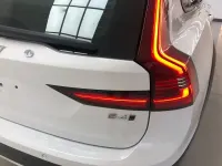 Begagnad Volvo V90 CC Core 197 HK (144 kW) 2024 Vit Kombi