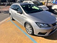 Usado Seat Leon FR 130 CV (95 kW) 2020 Gris / plata Familiar