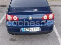 Usado VW Passat Trendline 140 CV (102 kW) 2007 Azul Berlina