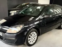 Usado Opel Astra Cosmo 100 CV (73 kW) 2006 Negro Berlina