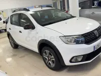 Usado Dacia Sandero Stepway 95 HP (69 kW) 2019 Branco Sedan
