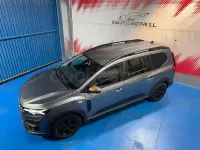 Usado Dacia Jogger Extreme 140 CV (102 kW) 2024 Gris / plata Monovolumen