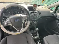 Usado Ford Fiesta Trend 100 CV (73 kW) 2014 Negro Utilitario