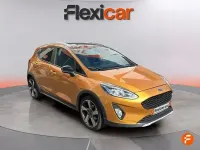 Usado Ford Fiesta Active 100 CV (73 kW) 2018 Naranja Utilitario