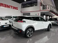 Usado Peugeot 2008 Allure 130 CV (95 kW) 2023 Blanco SUV