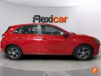 Usado Hyundai i30 120 CV (88 kW) 2022 Rojo Berlina