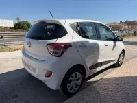 Usado Hyundai i10 Blackline 87 CV (63 kW) 2015 Blanco Utilitario