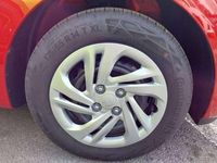 Nuevo Hyundai i10 79 CV (58 kW) 2025 Rojo Utilitario