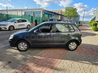 Usado VW Polo Highline 80 CV (58 kW) 2007 Gris / plata Utilitario