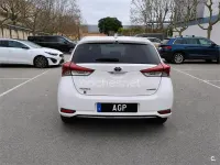 Usado Toyota Auris Hybrid Edition 136 CV (100 kW) 2018 Blanco Berlina