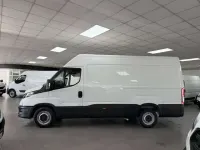 Usado Iveco Daily 160 CV (117 kW) 2023 Blanco Van