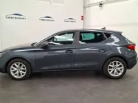 Usado Seat Leon ST Style 131 CV (96 kW) 2021 Gris Familiar