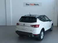Usado Seat Arona Ecomotive 110 CV (80 kW) 2021 Blanco SUV