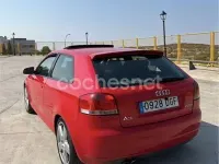 Usado Audi A3 Ambition 140 CV (102 kW) 2005 Rojo Utilitario