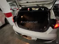Usado Kia Rio 84 CV (61 kW) 2015 Blanco Berlina