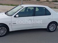 Begagnad Peugeot 306 Style 90 HK (66 kW) 2000 Vit Sedan