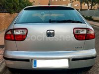 Usado Seat Leon Sport 105 CV (77 kW) 2001 Gris / plata Berlina