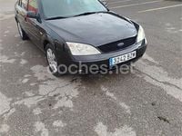 Usado Ford Mondeo Trend 125 CV (91 kW) 2002 Negro Berlina