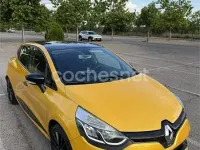 Usado Renault Clio IV 200 CV (147 kW) 2013 Amarillo Berlina