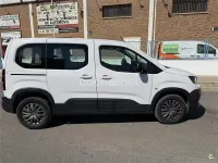Usado Peugeot Rifter Style 100 CV (73 kW) 2023 Blanco Monovolumen