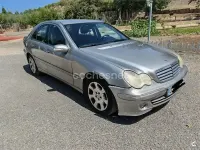 Usado Mercedes C200 Elegance 116 CV (85 kW) 2004 Gris / plata Berlina