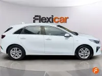 Usado Kia Ceed 120 CV (88 kW) 2021 Blanco Utilitario