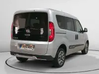 Usado Fiat Doblò Trekking 121 CV (88 kW) 2022 Gris Monovolumen