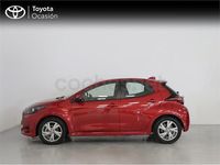 Usado Toyota Yaris Hybrid Active 116 CV (85 kW) 2025 Rojo Monovolumen