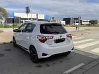Usado Toyota Yaris Hybrid 100 CV (73 kW) 2018 Blanco Berlina