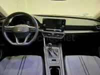 Usado Seat Leon Style 110 CV (80 kW) 2022 Rojo Berlina