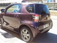 Usado Toyota iQ 68 CV (50 kW) 2009 Violeta / lila Utilitario
