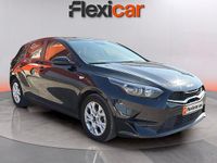 Usado Kia Ceed 136 CV (100 kW) 2023 Negro Utilitario