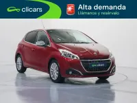 Usado Peugeot 208 Allure 82 CV (60 kW) 2018 Rojo Utilitario