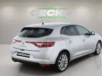 Usado Renault Mégane IV Zen 132 CV (97 kW) 2018 Gris Utilitario