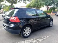 Usado VW Golf IV Highline 115 CV (84 kW) 2005 Negro Berlina