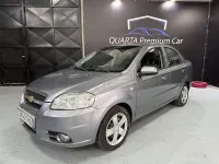 Usado Chevrolet Aveo LT 94 CV (69 kW) 2008 Gris / plata Berlina
