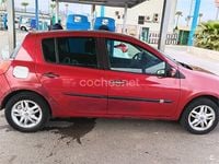 Usado Renault Clio II Authentique 75 CV (55 kW) 2008 Rojo Berlina