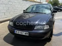 Usado Audi A4 125 CV (91 kW) 1998 Azul Berlina