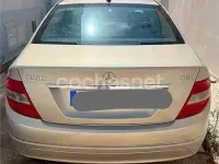 Usado Mercedes C200 Elegance 136 CV (100 kW) 2010 Beige Berlina