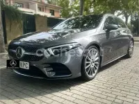 Usado Mercedes A200 156 CV (114 kW) 2018 Gris / plata Berlina