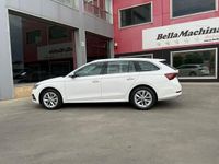 Usado Skoda Octavia Style 151 CV (111 kW) 2021 Blanco Familiar