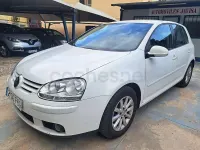 Usado VW Golf V 105 CV (77 kW) 2007 Blanco Berlina