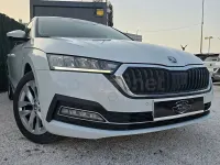 Usado Skoda Octavia Selection 115 CV (84 kW) 2023 Blanco Berlina