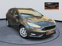 Usado Ford Focus 125 CV (91 kW) 2015 Gris / plata Familiar
