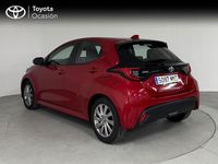 Usado Toyota Yaris Hybrid Active 116 CV (85 kW) 2024 Rojo Berlina