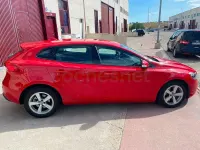 Usado Volvo V40 Kinetic 150 CV (110 kW) 2015 Rojo Berlina