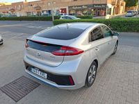 Usado Hyundai Ioniq 141 CV (103 kW) 2018 Gris / plata Utilitario